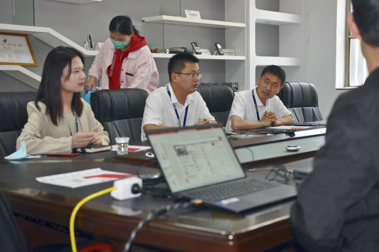 助企攀登工作組到科電儀器進行走訪調(diào)研